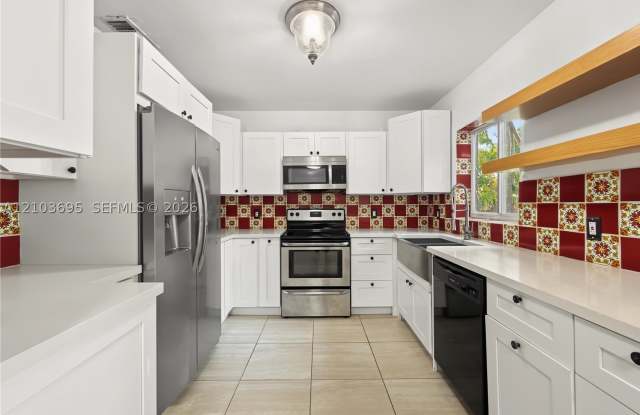 6510 Manor Ln Gallery 4
