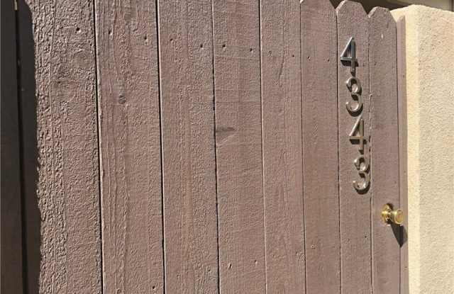 4343 Farquhar Avenue Gallery 2