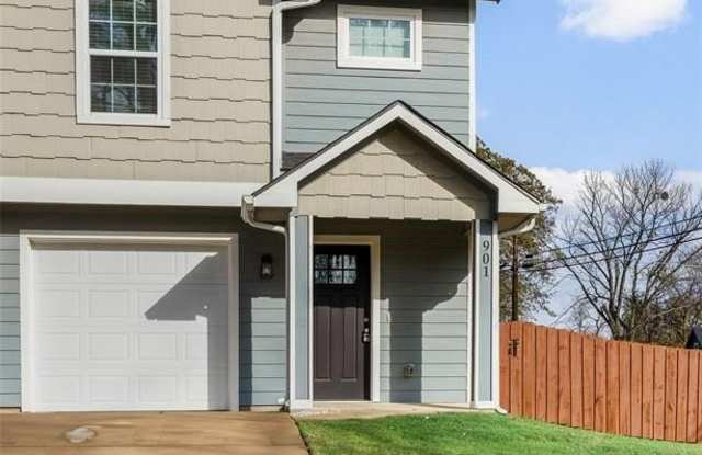 901 W Collins Street photos photos