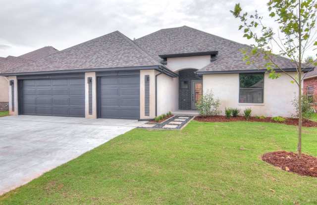 Modern Home in Edmond Schools - 4 bedrooms - bonus room photos photos