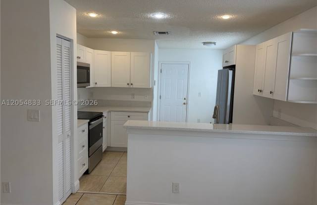 9020 Lake Park Cir N Gallery 4