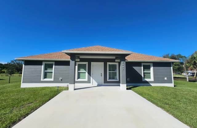 2447 NW 5th Street photos photos