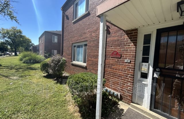 107 N Hampton Rd - 107 North Hampton Road, Columbus, OH 43213