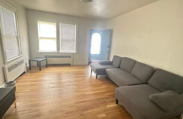 616 Harvard Street Gallery 2