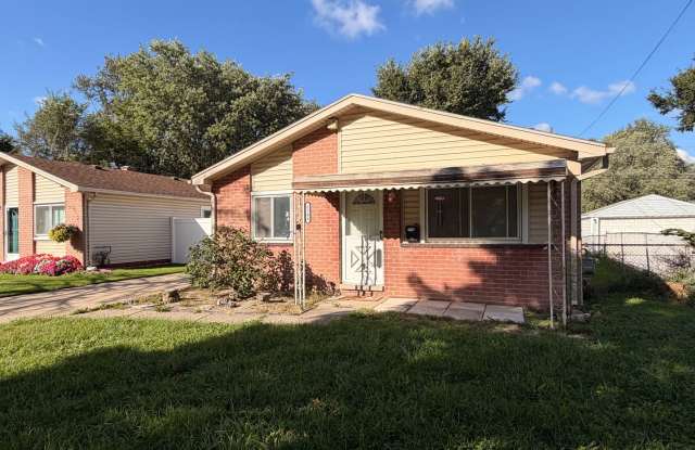 Recently rehabbed gem available for rent Gallery 3