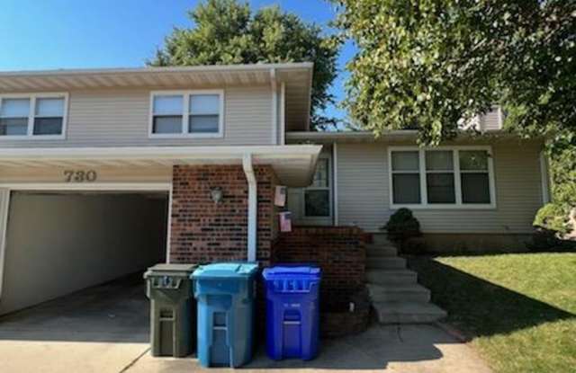 2 Bedroom duplex in desirable Waterloo neighborhood!! photos photos