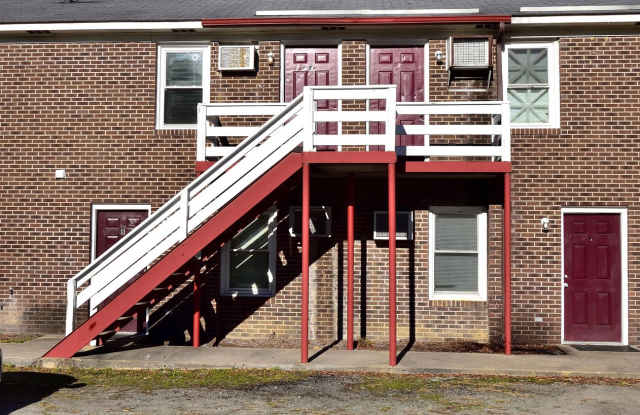 500 Cascade Ave Apt F - 500 Cascade Avenue, Rocky Mount, NC 27803
