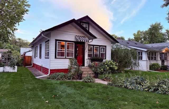 Charming 2-Bedroom Home w/ Finished Loft, Open Floor Plan  Sunroom! photos photos