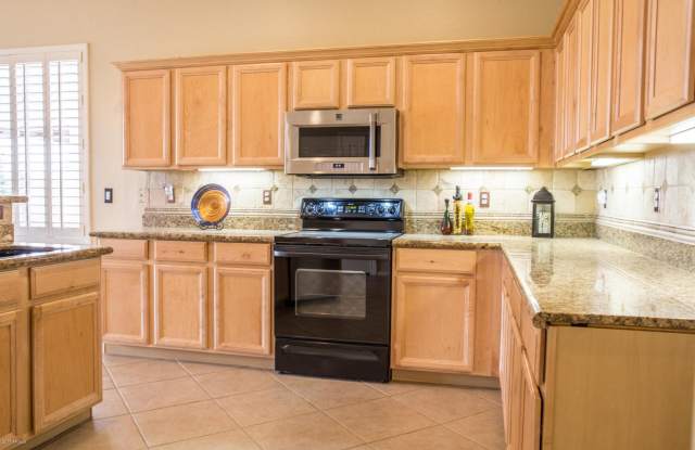 Gated and on the golf course in Goodyear! Gallery 3