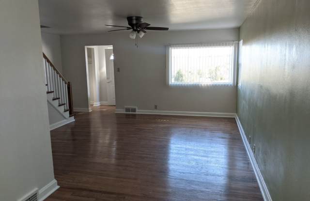 $1100 - 2 Bedroom, 1 Bath Duplex - Newly Remodeled, Heart of the City Gallery 4