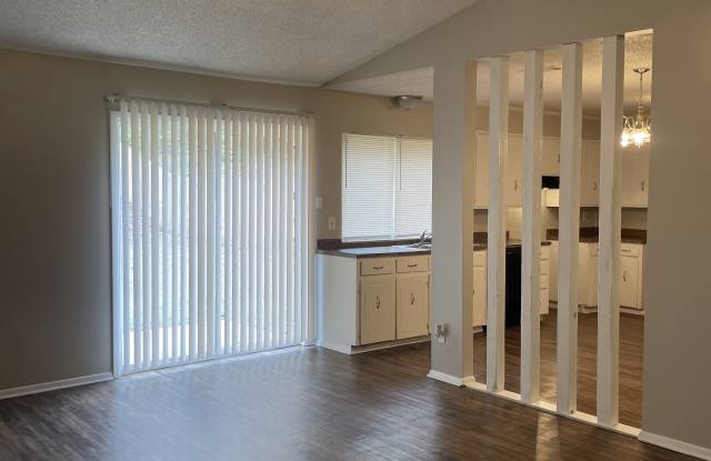 1824 Joyce Ct Gallery 2