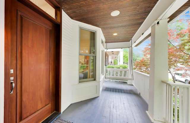 2010 W Bradley Place Gallery 3