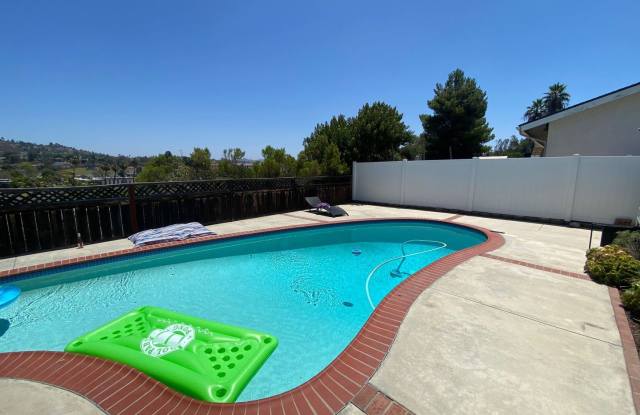 Newly Renovated 4BD/2BA w/ POOL!! photos photos