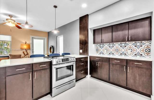 7341 Southwest 64th Court Gallery 4