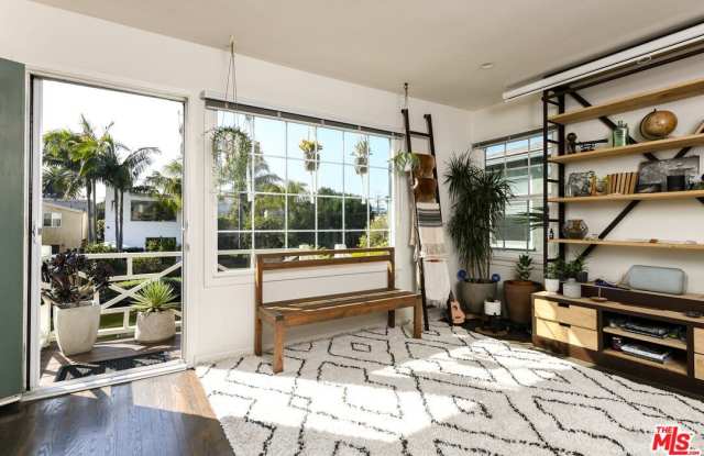 2918 Grand Canal - 2918 Grand Canal, Los Angeles, CA 90291