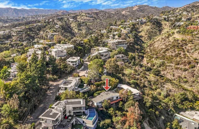 960 N Tigertail Rd photos photos