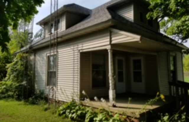 308 N Vine St Waynetown In photos photos 308 N Vine St Waynetown In photos photos