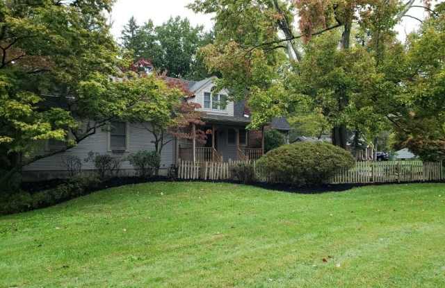 926 Tibbetts Wick Rd. - 926 Tibbetts Wick Road, Trumbull County, OH 44420