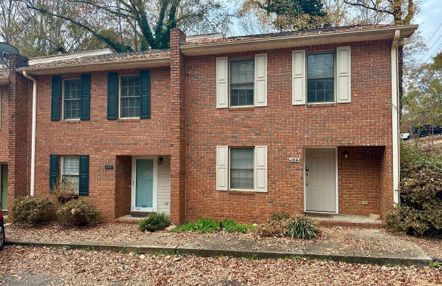 Beautifully Updated Townhome in the Heart of Clemson - 106 College Heights Boulevard, Clemson, SC 29631
