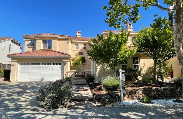 Executive Home overlooking The Bridges Golf Club in San Ramon photos photos