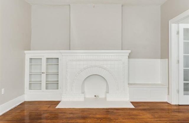 2609 N Shartel Avenue Gallery 2