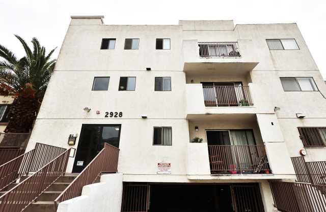 2928 W Leeward Ave photos photos