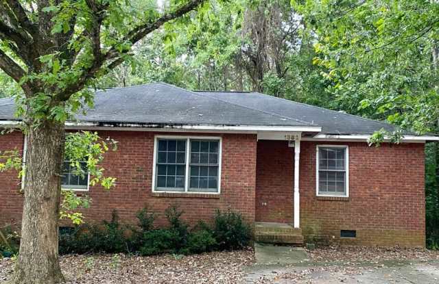 2bed/1bath Duplex! - 1382 Kent Drive, Auburn, AL 36830