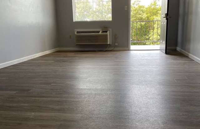 Studio Apartment in Hollister Gallery 1