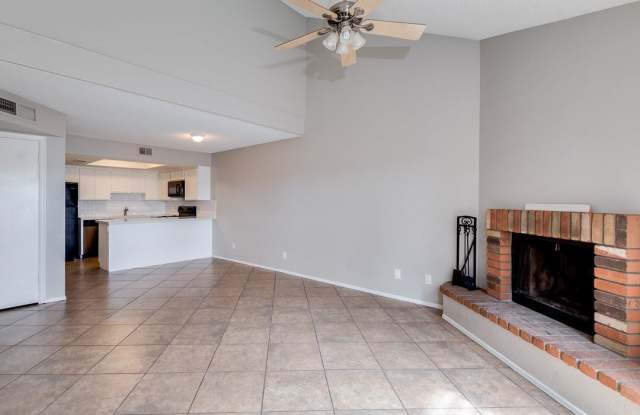 3 BEDROOM, 2 BATH SINGLE LEVEL TOWNHOME IN AMAZING COMMUNITY - 2145 East Center Lane, Tempe, AZ 85281