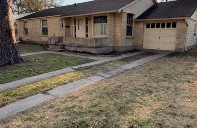 312 N 37th St. Corsicana photos photos