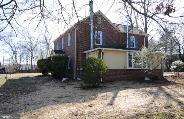 9118 WEIR PLACE Gallery 3