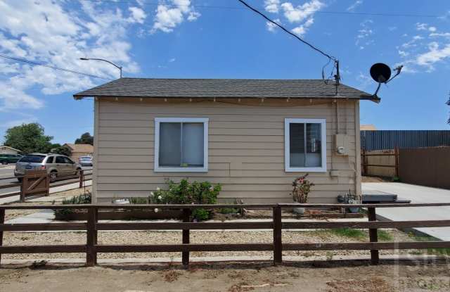 1 Bedroom 1 Bath House! Gallery 3
