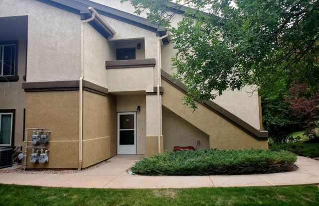 Updated 3 bedroom townhome with easy access to Powers Corridor! photos photos Updated 3 bedroom townhome with easy access to Powers Corridor! photos photos