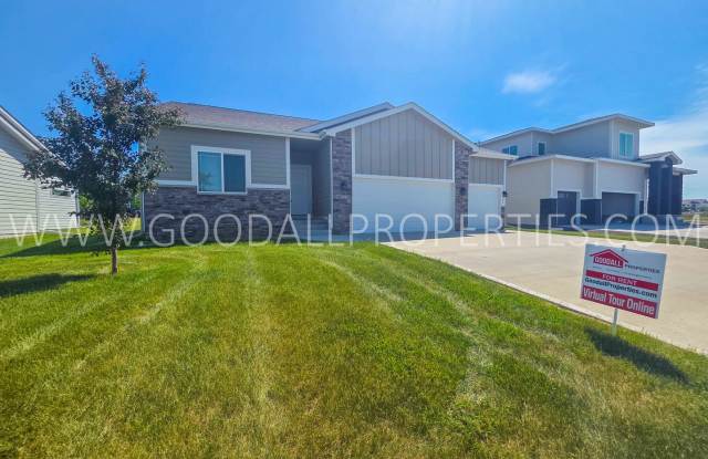 4-Bedroom Ranch Home with Finished Basement & 3-Car Garage! photos photos 4-Bedroom Ranch Home with Finished Basement & 3-Car Garage! photos photos