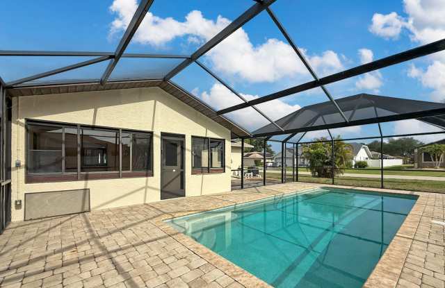 Newly Remodeled, Solar Panel, Pool Home photos photos