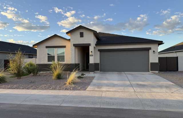 1527 E GLAZIER Drive Gallery 1
