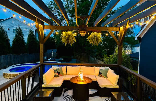 323 Atherton St - 323 Atherton Street, Charlotte, NC 28203