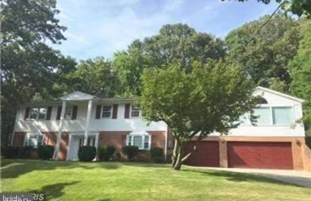 9216 VOLUNTEER DRIVE photos photos