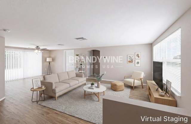 7815 Treasure Pointe Drive Gallery 3