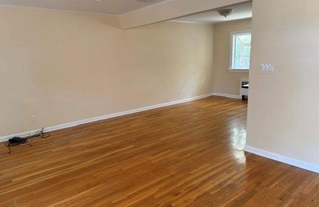 219 Willets Lane Gallery 2