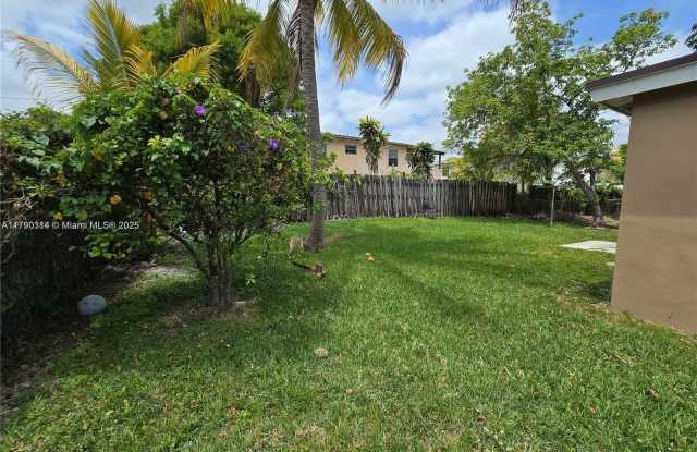 724 SW 7th Ter photos photos