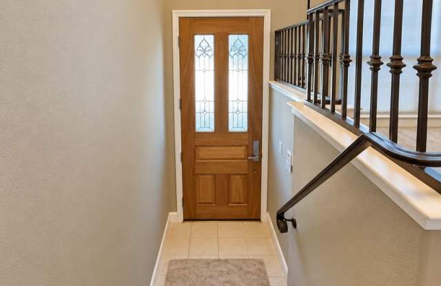 Beautiful 2-Bedroom, 2.5-Bath Fremont Townhome with Attached Garage Gallery 4