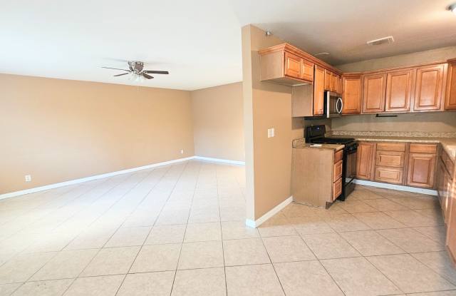 Mixed Used Residential and Commercial- Large Back Yard with Rolling Gate photos photos