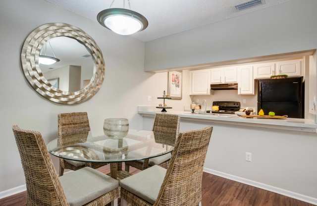 Coral Club Apartment Homes Gallery 2