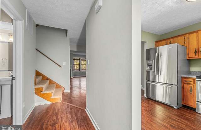 23348 RED OAK Court Gallery 3