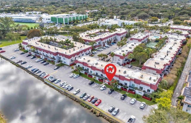 6707 N Kendall Dr - 6707 North Kendall Drive, Pinecrest, FL 33156