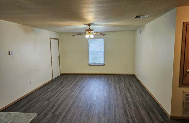 225 Sadie Lane Gallery 4