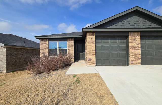 RENT SPECIAL - NEW IN MANAGEMENT - AVAILABLE NOW! photos photos