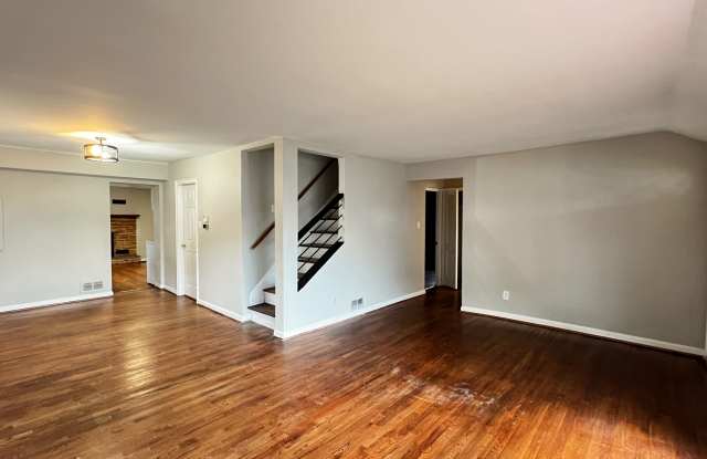 12623 Farnell Drive Gallery 3