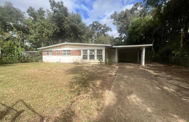 824 Cochran Drive Gallery 1